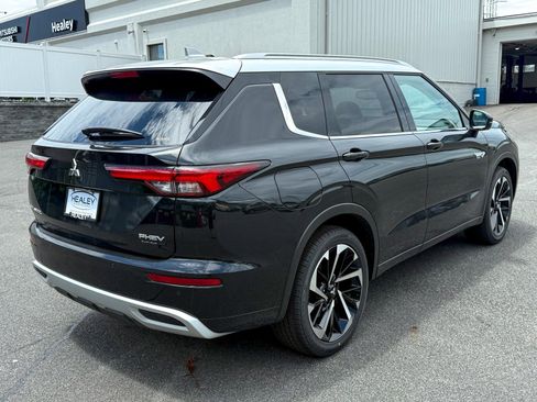 New 2025 Mitsubishi Outlander SEL image 13