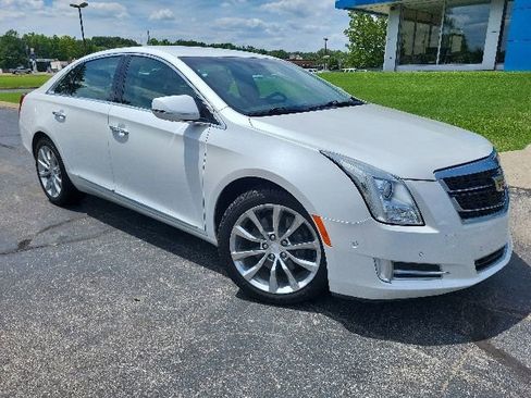 Used 2016 Cadillac XTS Premium FWD image 2