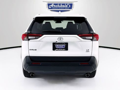 Used 2025 Toyota RAV4 LE image 7