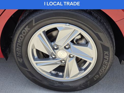 Used 2024 Hyundai Elantra SE FWD image 8