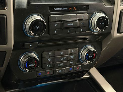 Used 2017 Ford F150 Lariat w/ Equipment Group 502A Luxury image 28