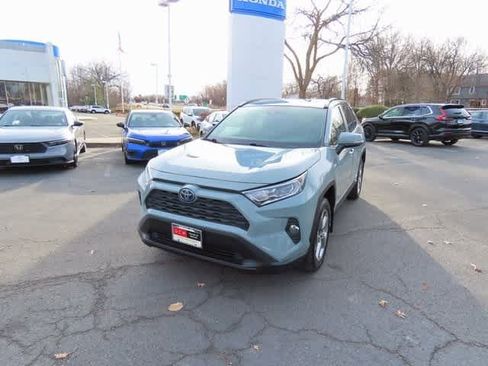 Used 2021 Toyota RAV4 XLE Premium image 1