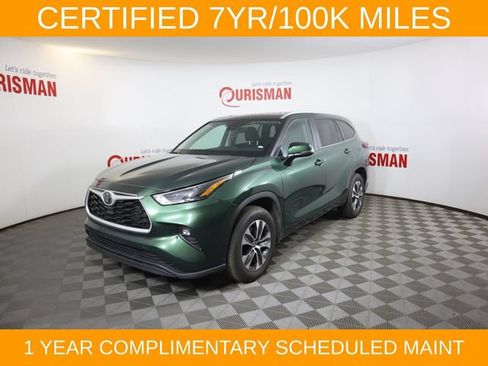 Used 2024 Toyota Highlander XLE FWD image 1