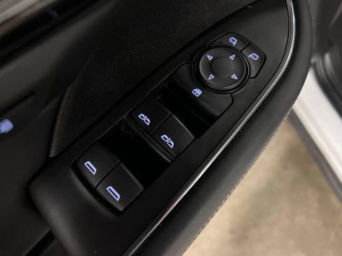 Certified 2023 Buick Envision Essence w/ Sport Touring Package AWD/4WD image 16