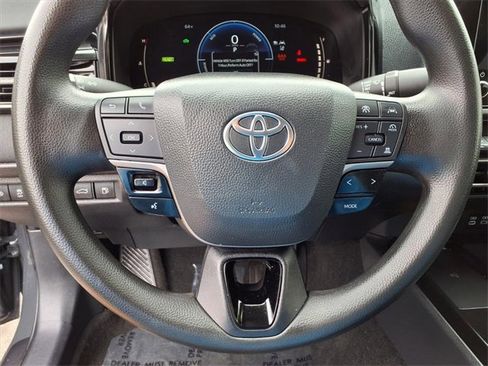 Used 2025 Toyota Camry LE image 15