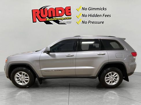 Used 2019 Jeep Grand Cherokee Laredo image 2