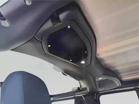 Used 2024 Jeep Gladiator Willys image 13