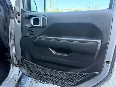 Used 2021 Jeep Wrangler Unlimited Sahara AWD/4WD image 35