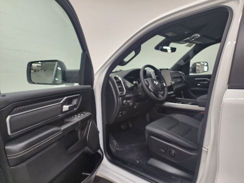 New 2026 RAM 1500 4x4 Crew Cab image 9