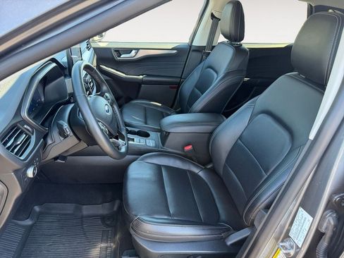 Used 2021 Ford Escape Titanium AWD/4WD image 6