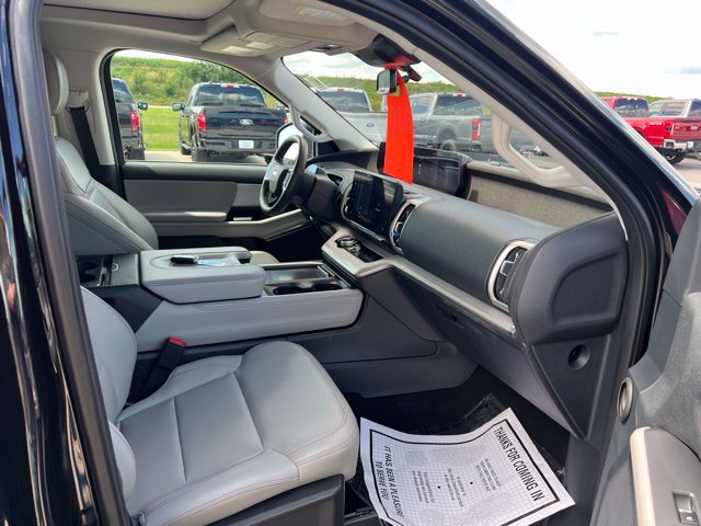 Used 2025 Ford Expedition Max Active AWD/4WD image 15