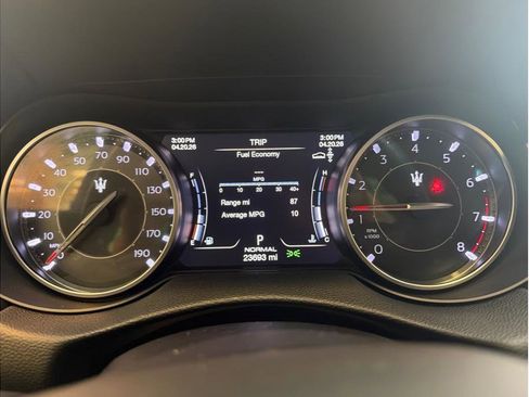 Used 2022 Maserati Levante GT AWD/4WD image 10