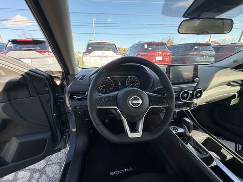 New 2025 Nissan Sentra SR image 14