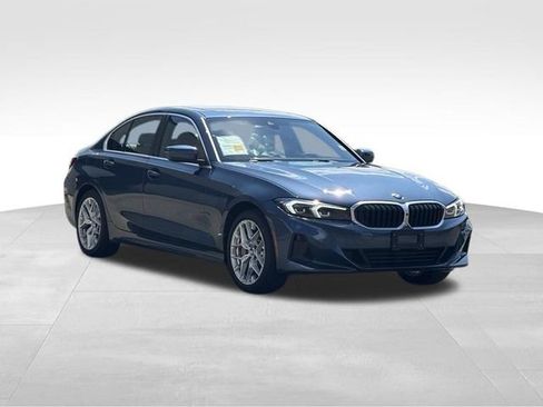 Used 2025 BMW 330i xDrive Sedan w/ Premium Package AWD/4WD image 11