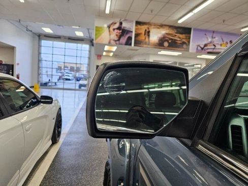 Used 2014 GMC Sierra 1500 SLT w/ SLT Preferred Package AWD/4WD image 8