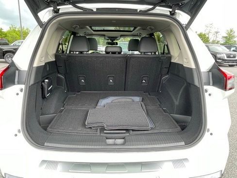 New 2025 Nissan Rogue SL w/ Tech Package image 16