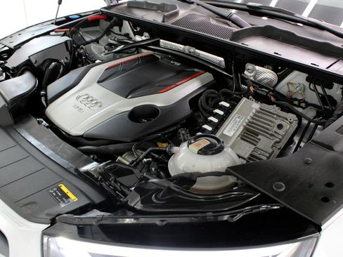 Used 2020 Audi SQ5 Premium Plus w/ Premium Plus Package image 76