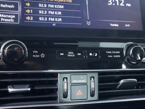 Used 2021 Nissan Armada SV image 21