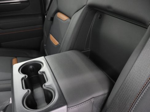 Used 2025 GMC Sierra 2500 AT4 w/ AT4 Premium Plus Package AWD/4WD image 45