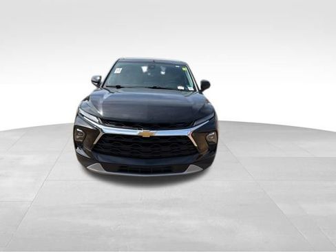 Used 2023 Chevrolet Blazer LT image 2