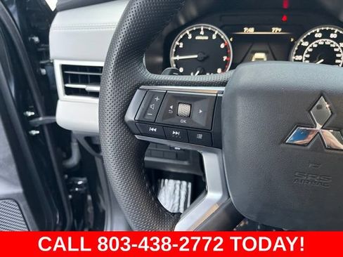 Used 2025 Mitsubishi Outlander SE AWD/4WD image 19