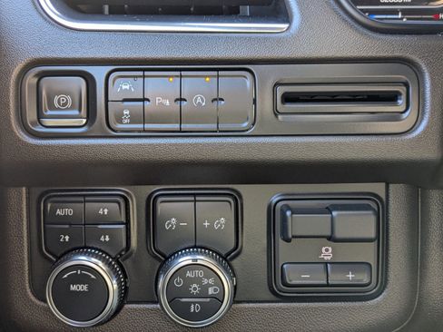 Used 2023 GMC Yukon SLT w/ Max Trailering Package image 27