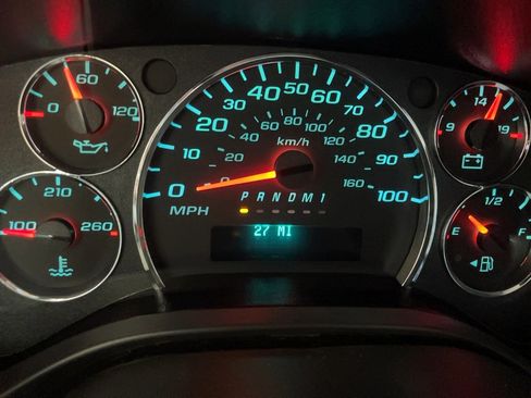 Used 2025 Chevrolet Express 3500 Extended w/ Driver Convenience Package RWD image 17