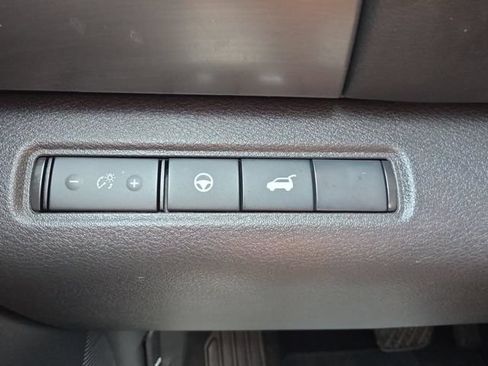 Used 2024 Nissan Pathfinder SL w/ SL Premium Package FWD image 10
