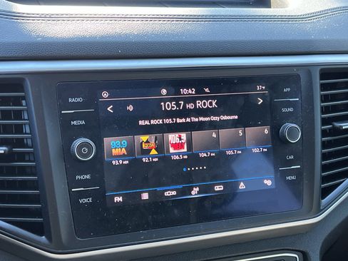 Used 2021 Volkswagen Atlas Cross Sport SE w/ Panoramic Sunroof Package image 23