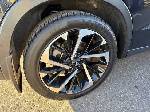 Used 2022 Mitsubishi Outlander SE image 11