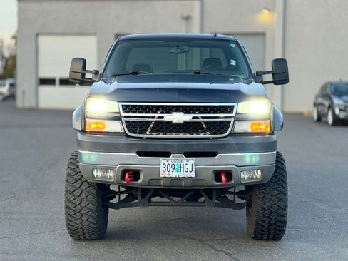 Used 2006 Chevrolet Silverado 2500 LT w/ Onstar Plus Package image 5