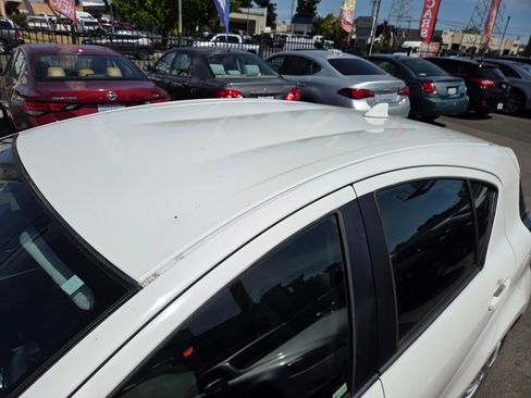 Used 2016 Toyota Prius C Two FWD image 7
