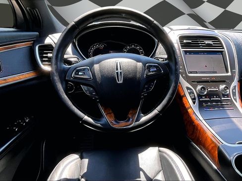 Used 2016 Lincoln MKX Reserve w/ Climate Package AWD/4WD image 5