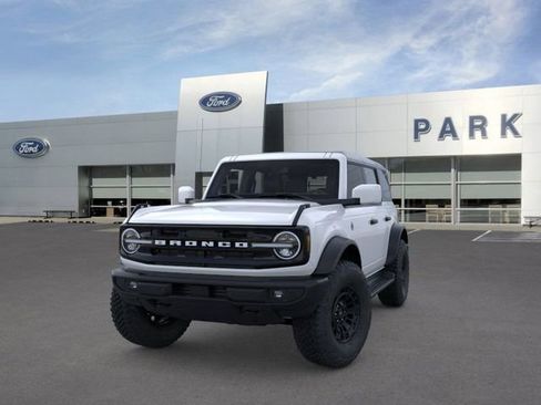 New 2026 Ford Bronco Outer Banks w/ Sasquatch Package image 2