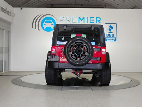 Used 2015 Jeep Wrangler Unlimited Sport w/ Connectivity Group AWD/4WD image 17