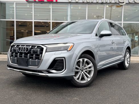Certified 2025 Audi Q7 3.0T Premium Plus image 2