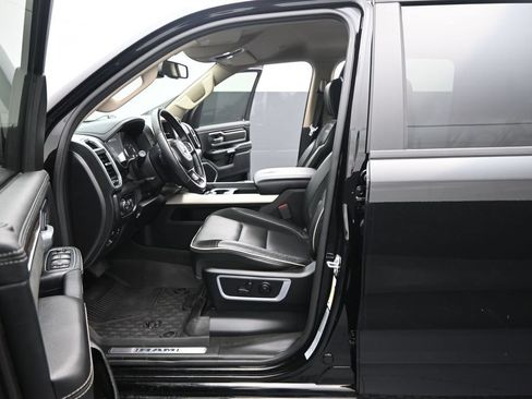 Used 2020 RAM 1500 Laramie AWD/4WD image 10