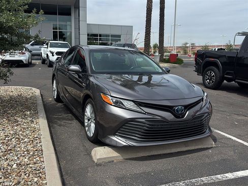 Used 2018 Toyota Camry XLE w/ Audio Package image 2
