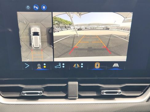 New 2027 Chevrolet Equinox LT w/ Convenience Package II FWD image 13