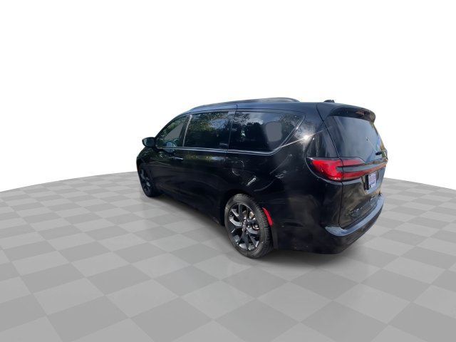 Used 2025 Chrysler Pacifica Limited FWD image 8