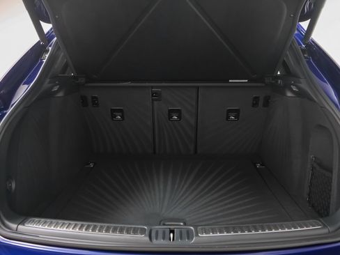 Used 2025 Porsche Macan image 8