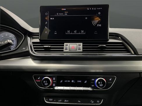 Used 2023 Audi Q5 e Premium Plus w/ Premium Plus Package image 9