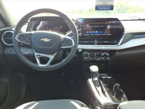 New 2026 Chevrolet Trax LT w/ LT Convenience Package FWD image 14