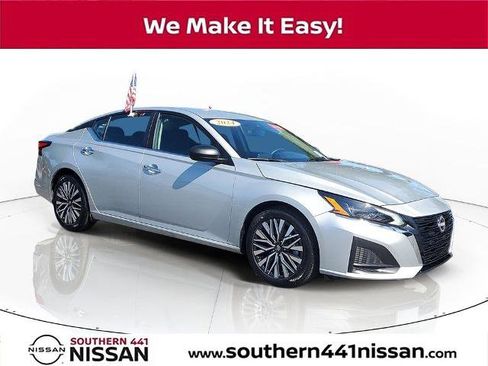 Certified 2024 Nissan Altima 2.5 SV image 1