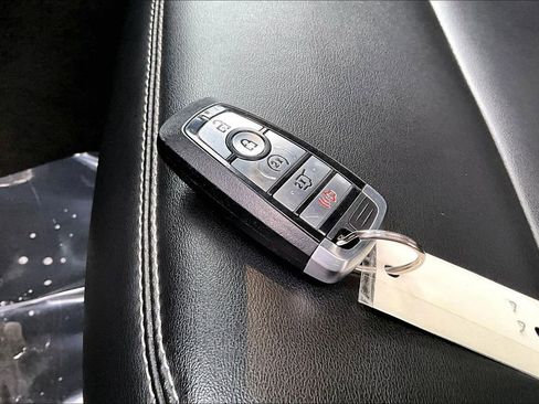 Certified 2022 Ford Explorer XLT w/ Equipment Group 202A image 12