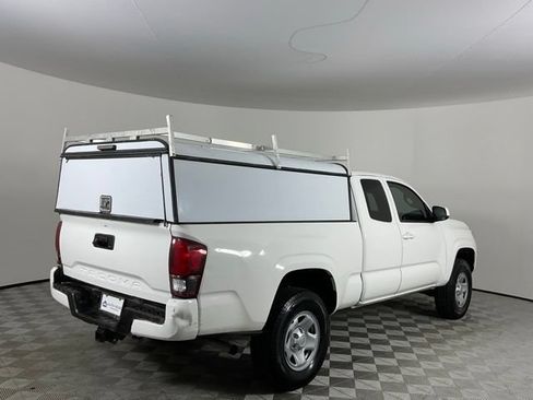 Used 2022 Toyota Tacoma SR RWD image 5
