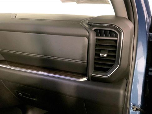 Used 2024 Chevrolet Silverado 1500 LT AWD/4WD image 16