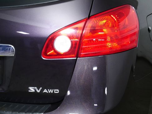 Used 2013 Nissan Rogue SV w/ Premium Pkg image 17