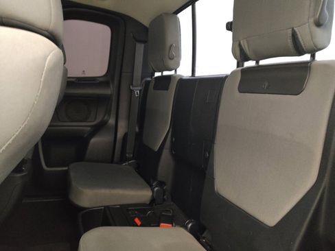 Used 2018 Toyota Tacoma SR RWD image 18