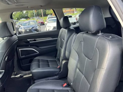 Used 2022 Kia Telluride EX w/ EX Premium Package FWD image 21